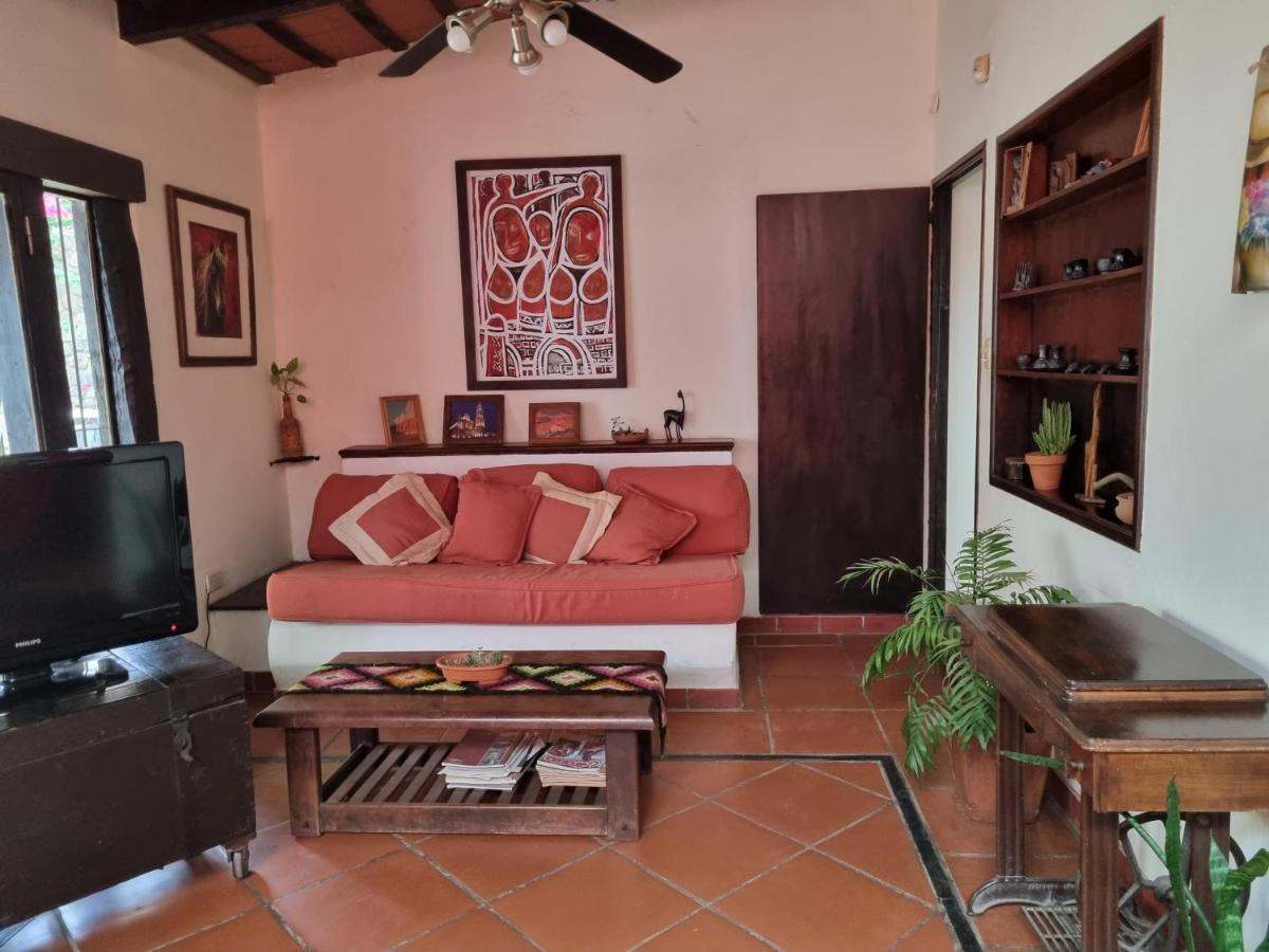 Hostal Las Rosas Salta Dış mekan fotoğraf